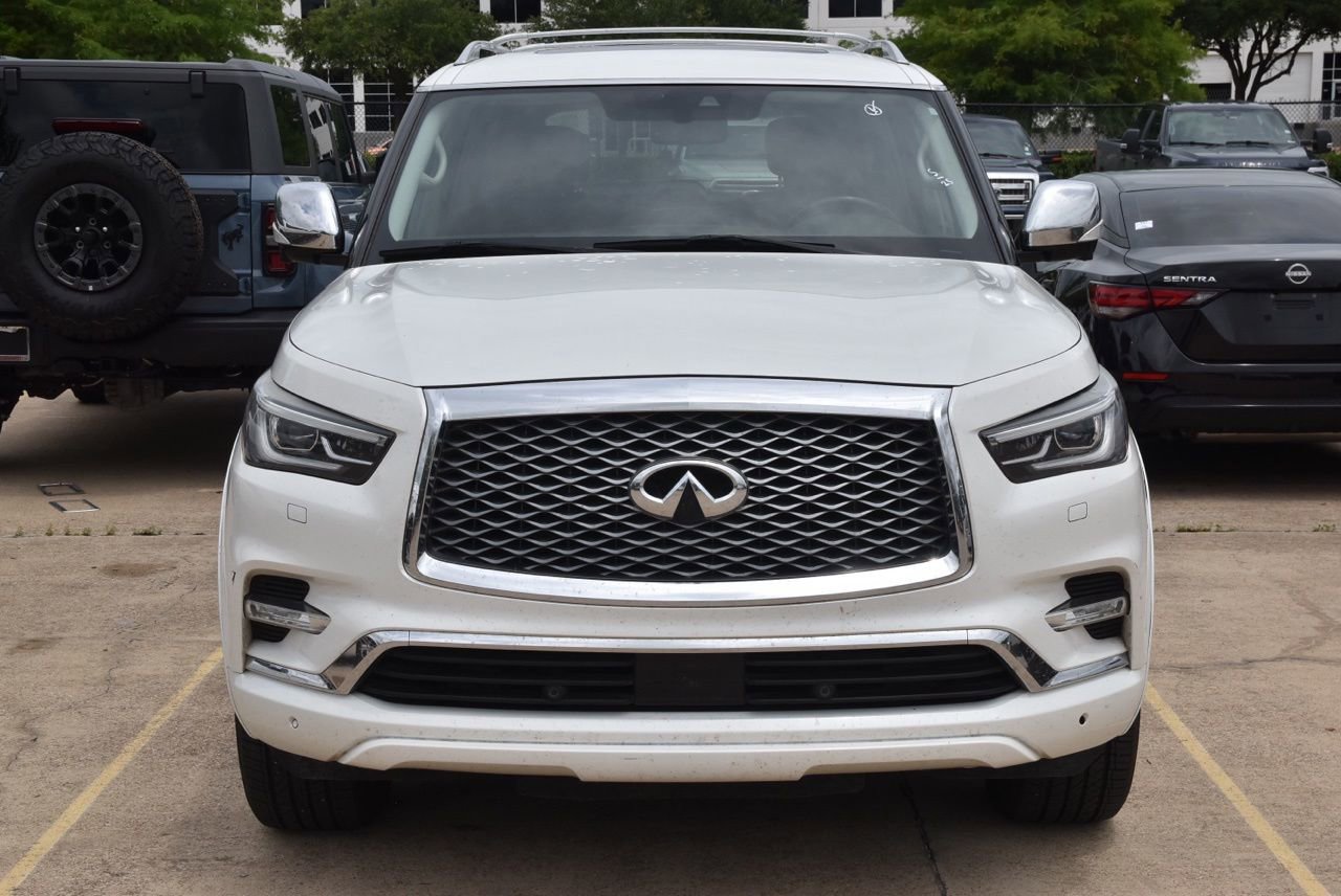 Used 2018 INFINITI QX80 2WD w/ Deluxe Technology Package image 3
