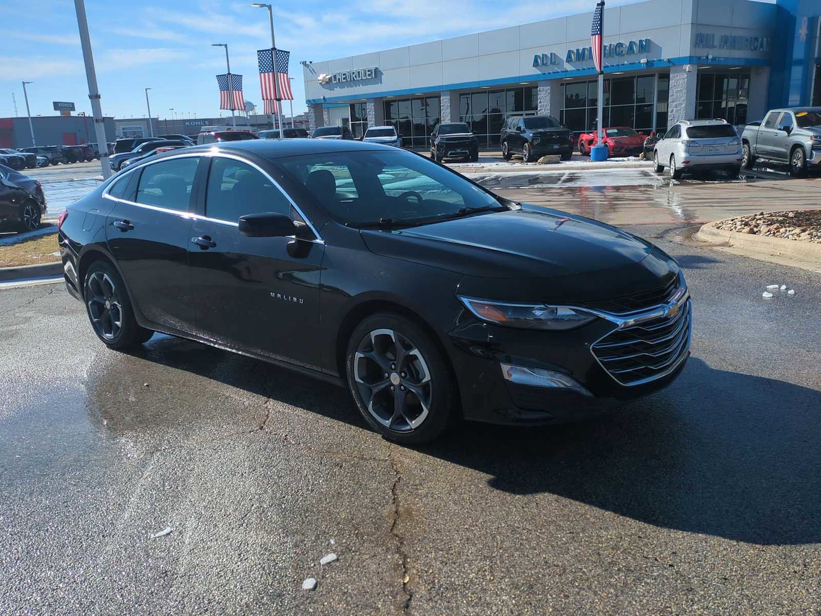 Used 2023 Chevrolet Malibu LT image 2