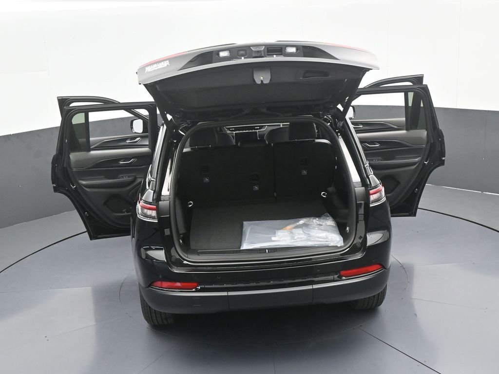 New 2025 Jeep Grand Cherokee Altitude image 60