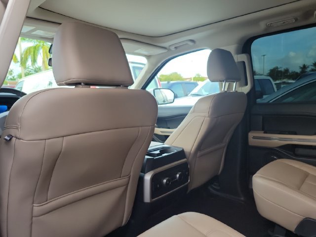 Used 2024 Ford Expedition XLT RWD image 10