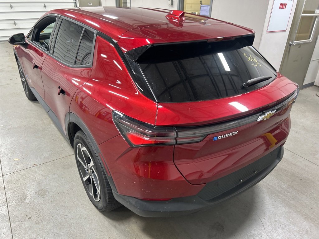 Used 2025 Chevrolet Equinox EV LT image 4