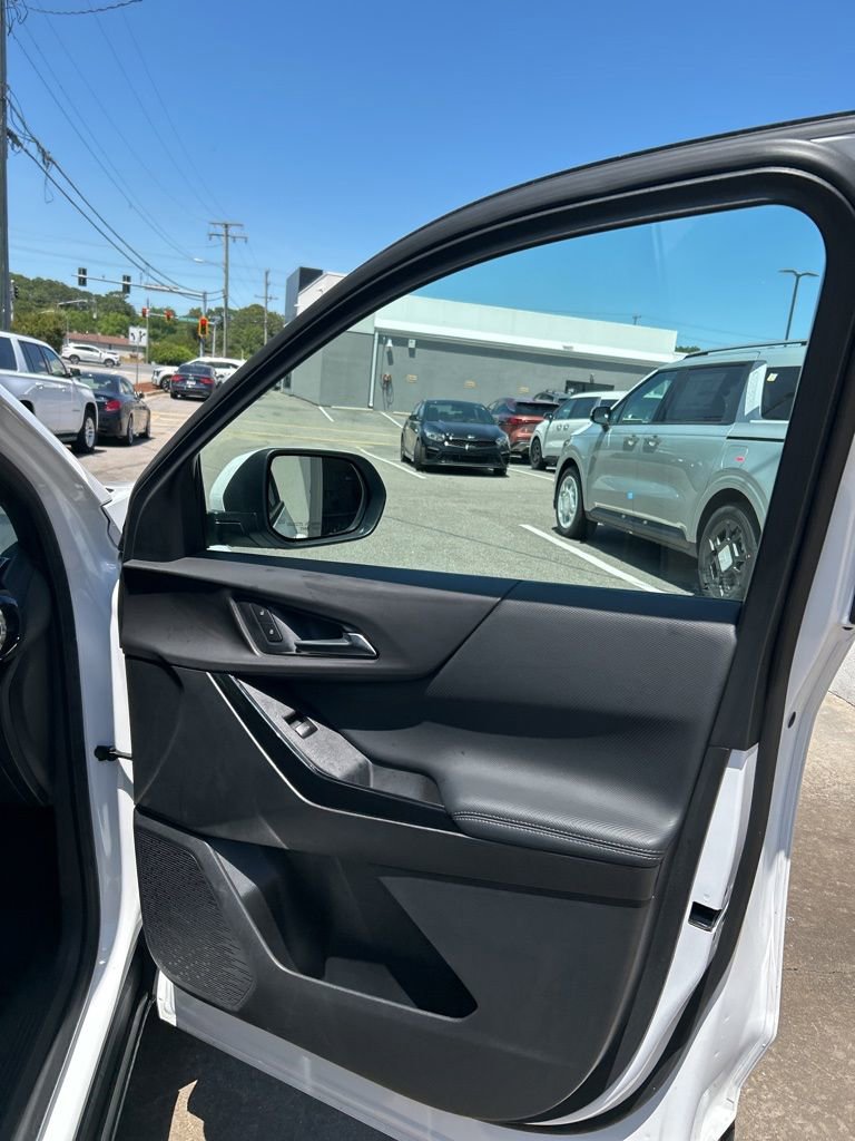 Used 2026 Chevrolet Equinox LT AWD/4WD image 22