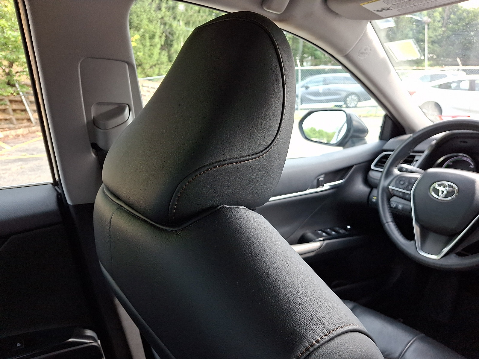 Used 2020 Toyota Camry XLE FWD image 13