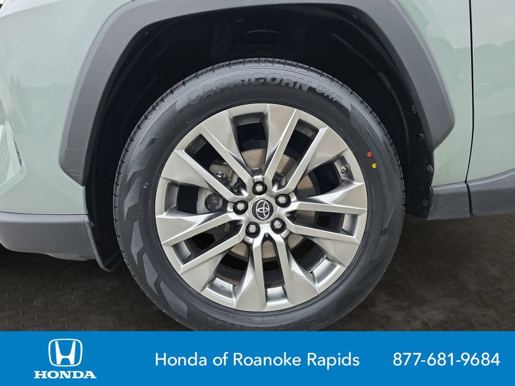 Used 2019 Toyota RAV4 XLE Premium FWD image 9