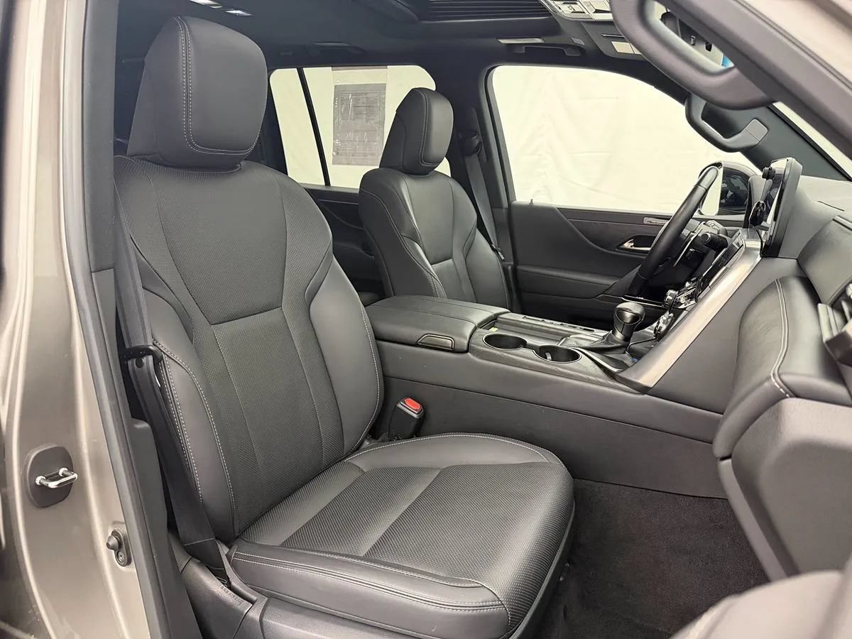 Used 2023 Lexus LX 600 4WD w/ Appearance Package image 47