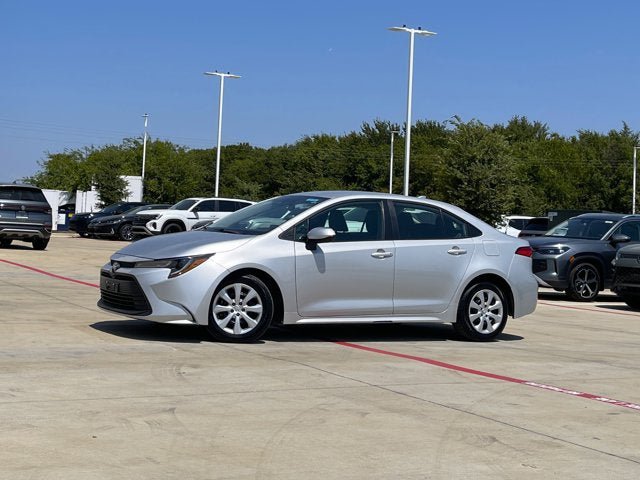 Used 2024 Toyota Corolla LE FWD image 2
