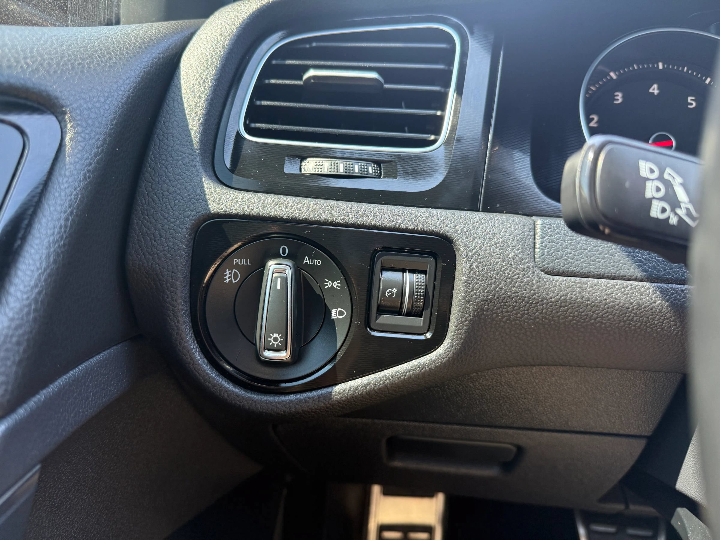 Used 2016 Volkswagen GTI Autobahn w/ Lighting Package (SEL) FWD image 24