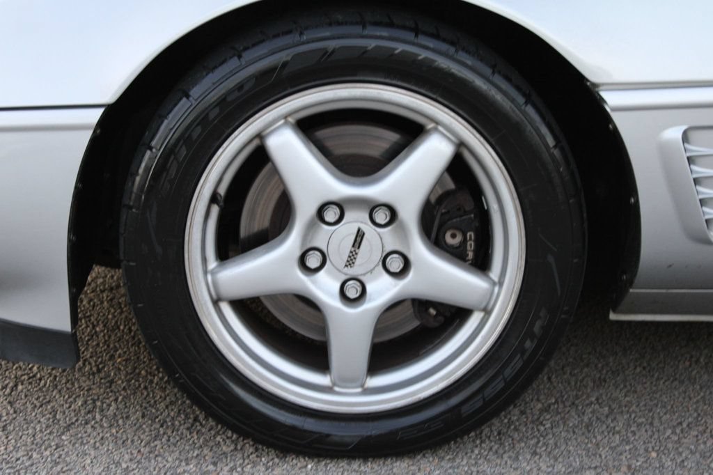 Used 1996 Chevrolet Corvette Convertible RWD image 28