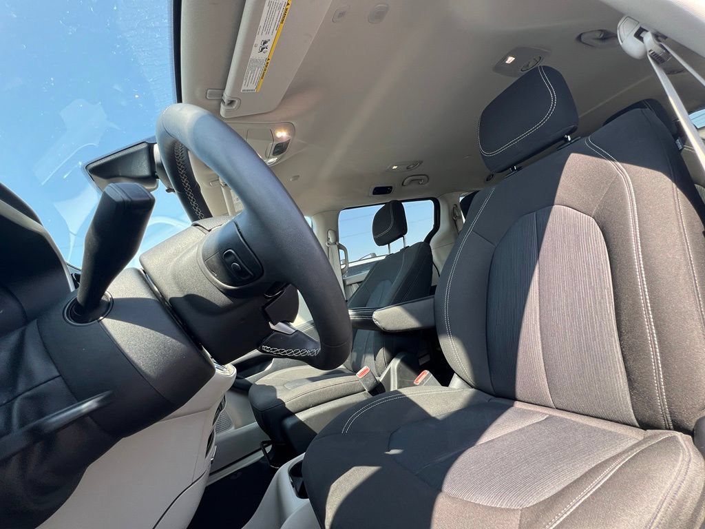 Used 2023 Chrysler Voyager LX FWD image 15