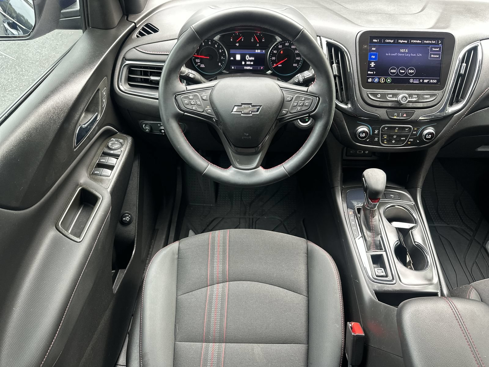 Used 2023 Chevrolet Equinox RS FWD image 17