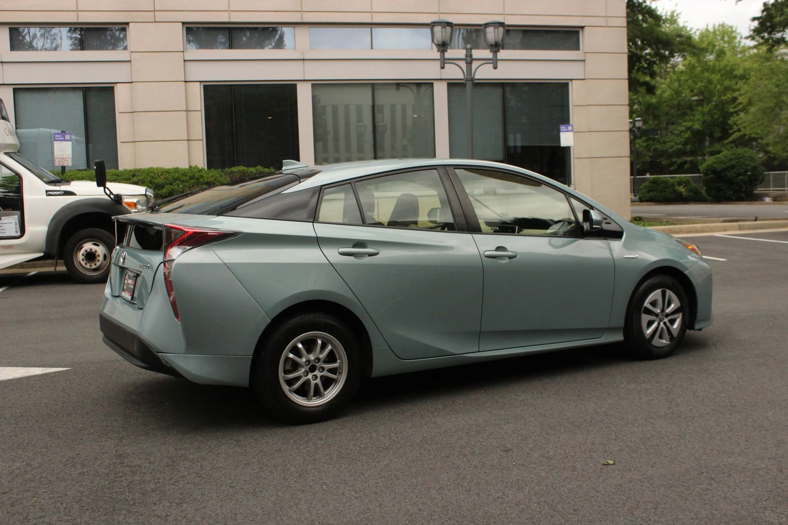 Used 2017 Toyota Prius Three FWD image 7