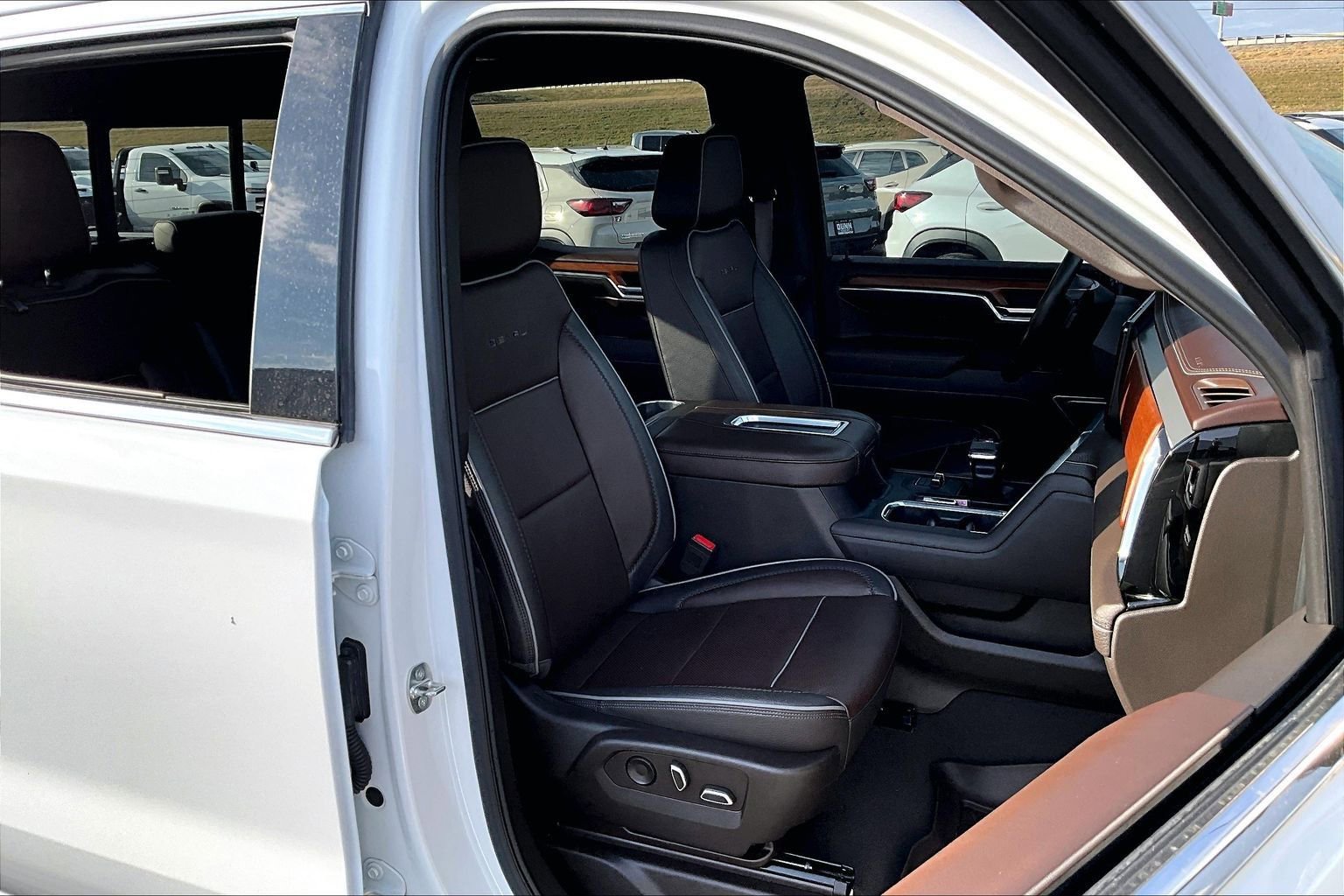 Used 2022 GMC Sierra 1500 Denali w/ Denali Reserve Package image 7