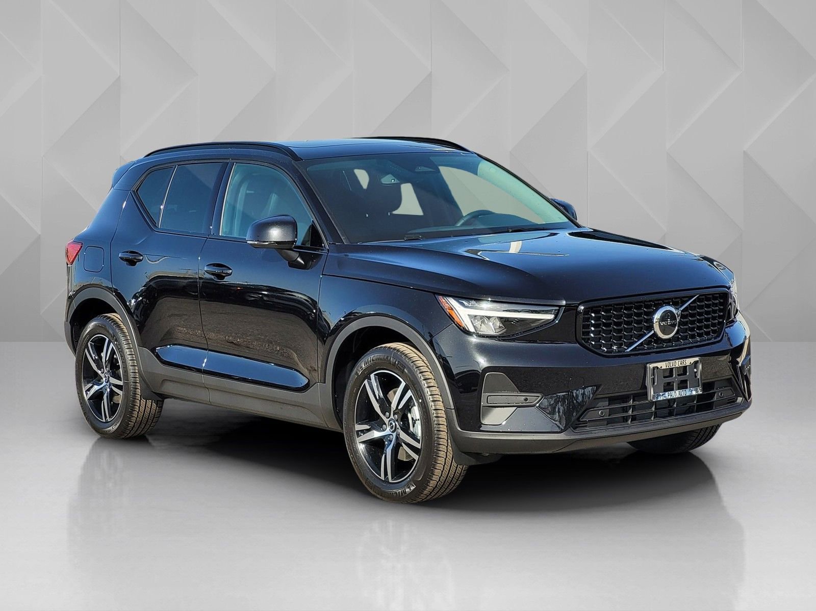 New 2026 Volvo XC40 B4 Core w/ Climate Package image 8