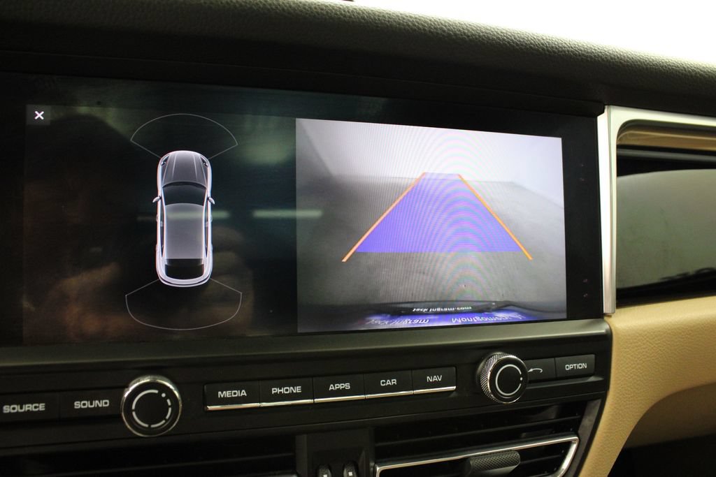 Used 2020 Porsche Macan AWD/4WD image 22