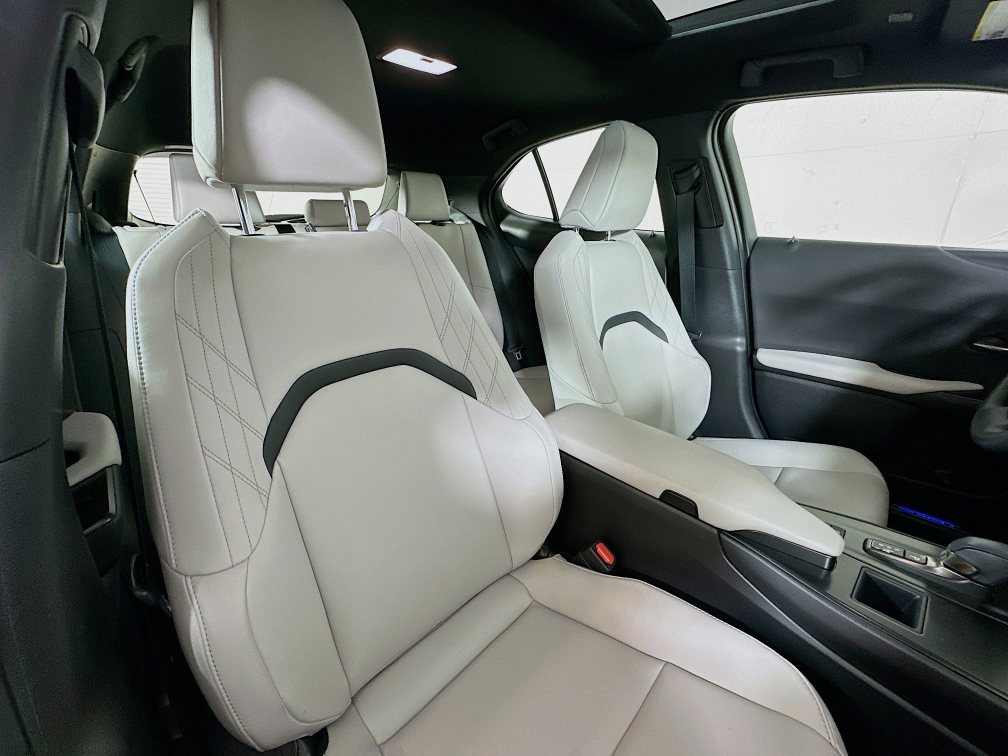 Used 2025 Lexus UX 300h AWD w/ Accessory Package (Z1) image 26