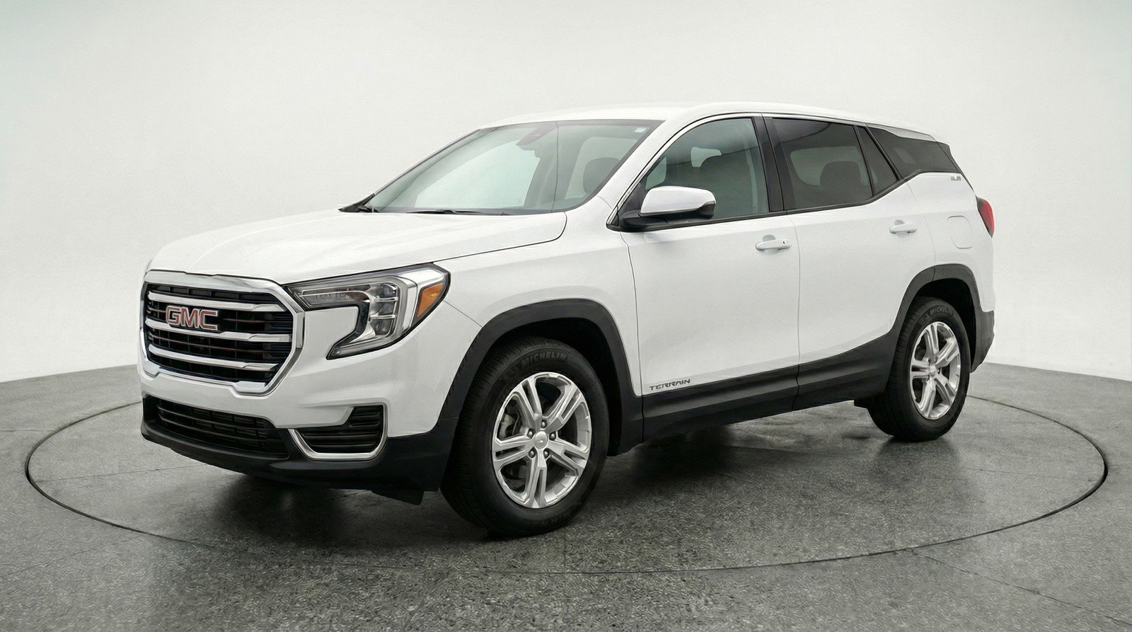 Used 2024 GMC Terrain SLE FWD image 3