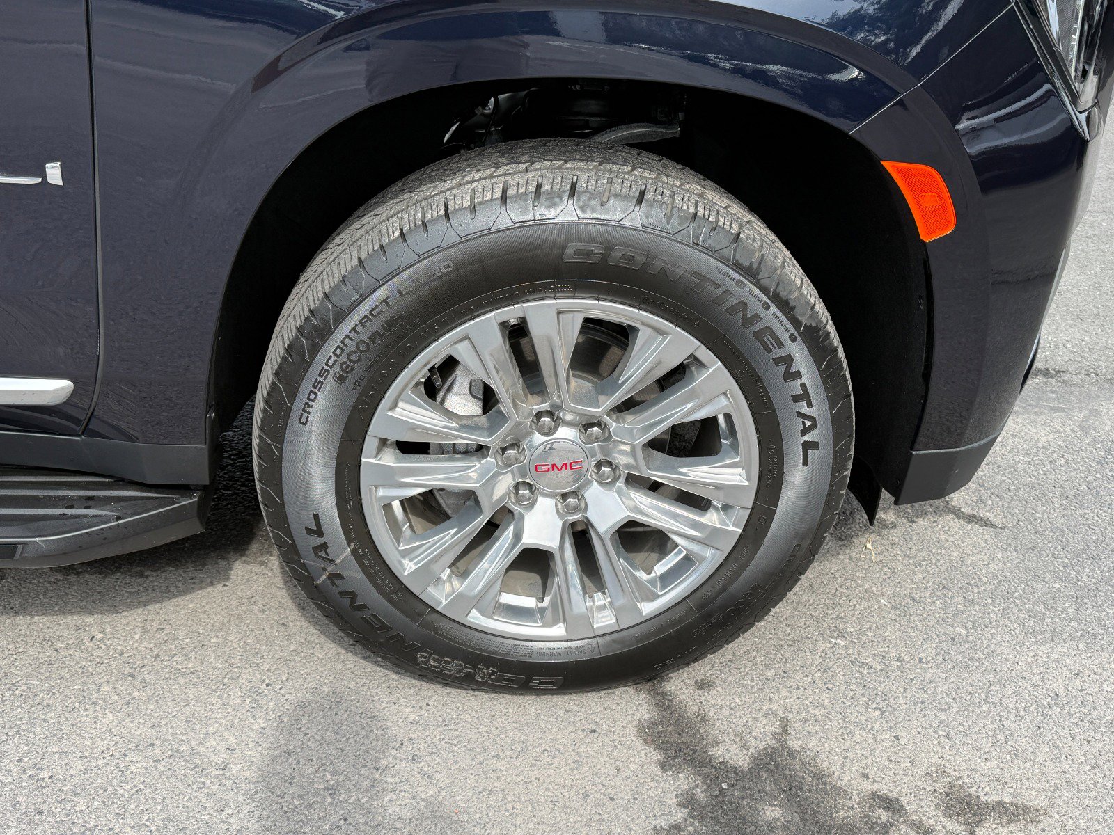 Used 2024 GMC Yukon Denali AWD/4WD image 12