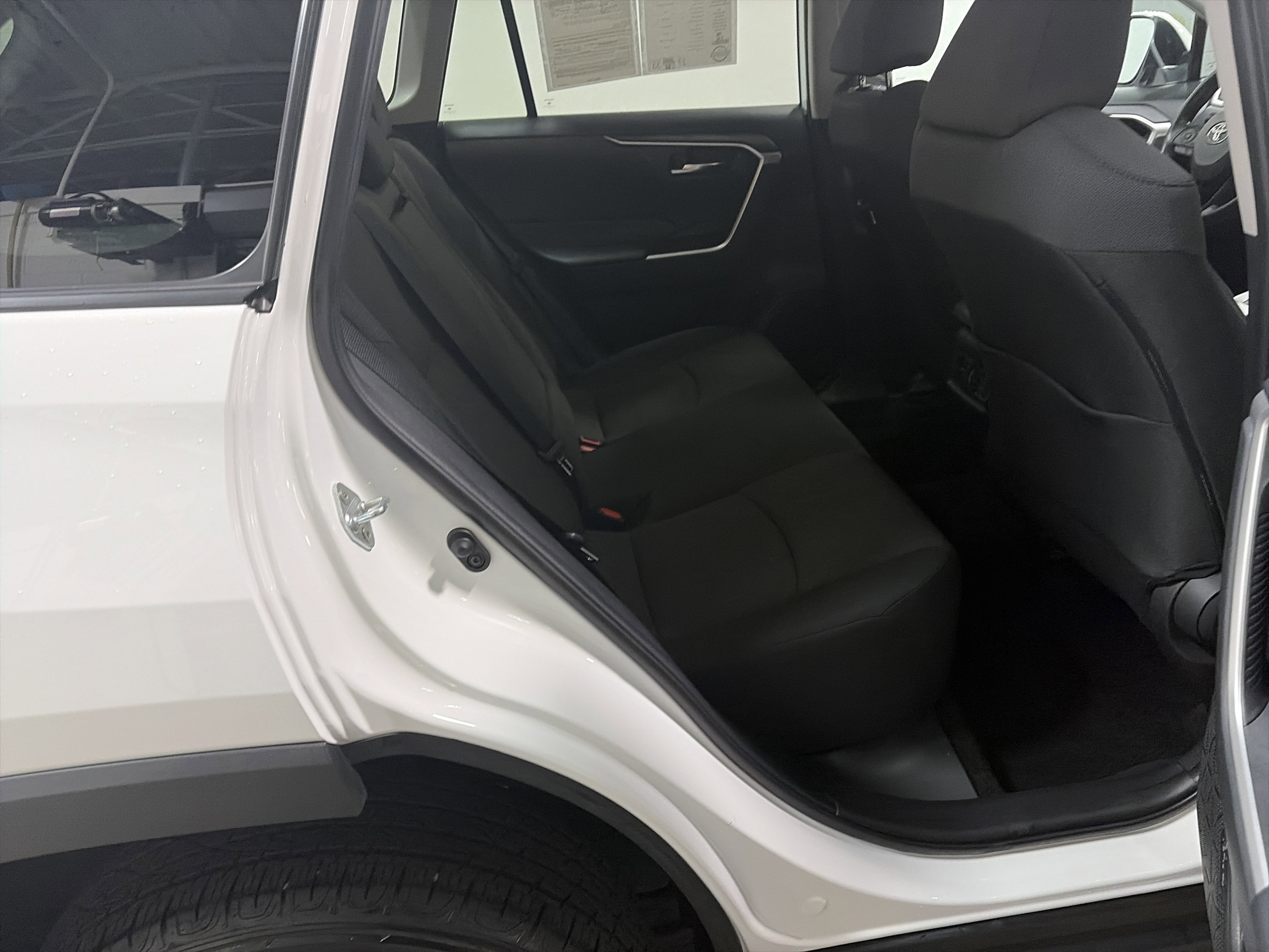 Used 2024 Toyota RAV4 XLE AWD/4WD image 27