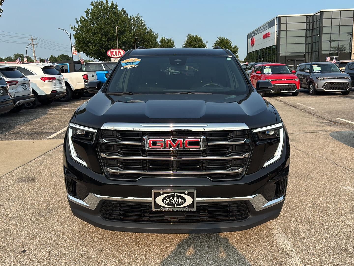 Used 2025 GMC Acadia Elevation AWD/4WD image 2