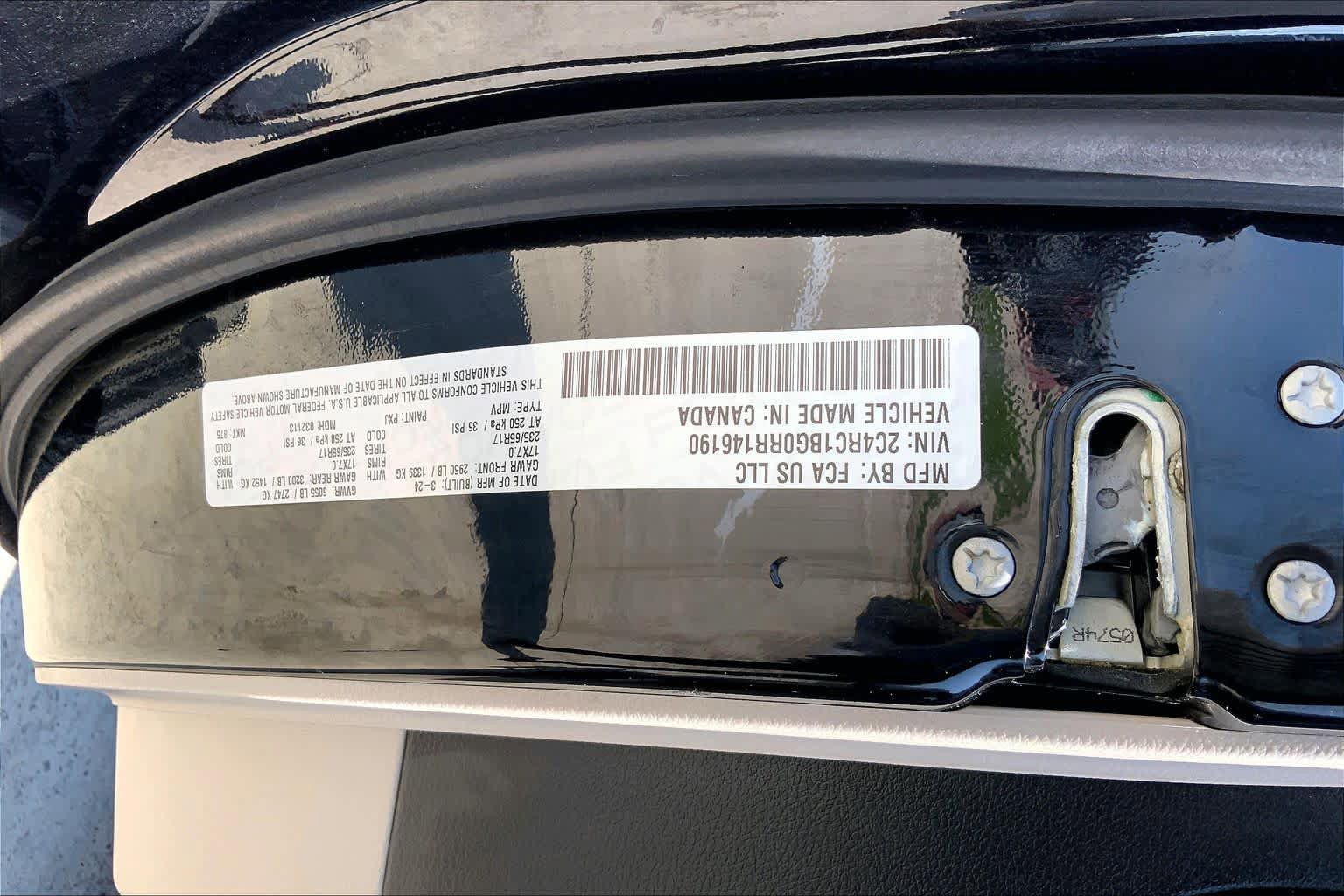 Used 2024 Chrysler Pacifica Touring-L FWD image 36