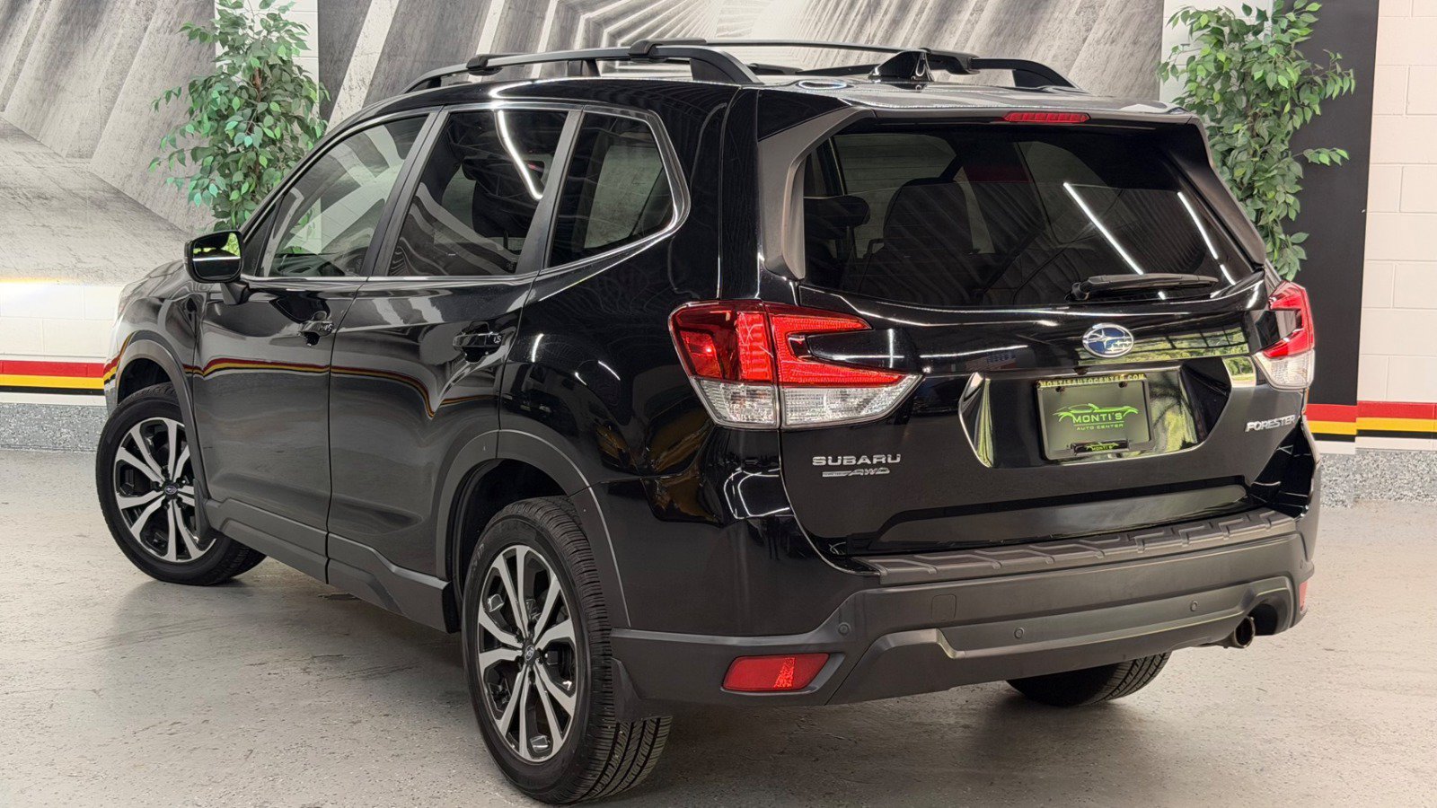 Used 2019 Subaru Forester Limited w/ Popular Package #3 AWD/4WD image 4