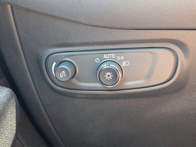 Used 2023 Chevrolet Equinox LT FWD image 26