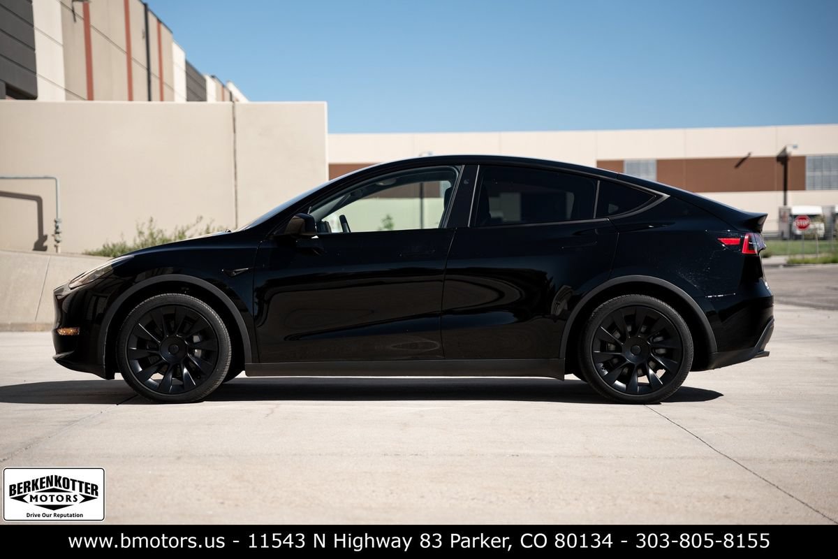 Used 2025 Tesla Model Y Long Range AWD/4WD image 8