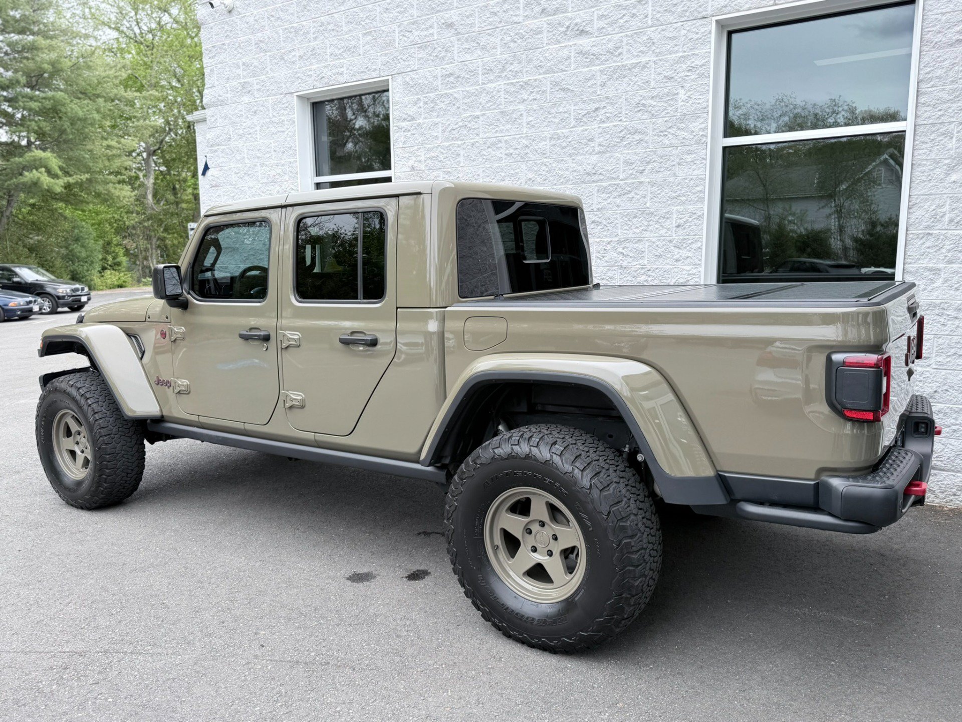 Used 2020 Jeep Gladiator Rubicon AWD/4WD image 4