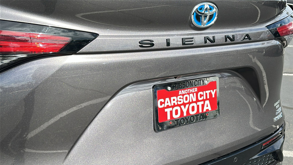 Used 2021 Toyota Sienna XSE image 28