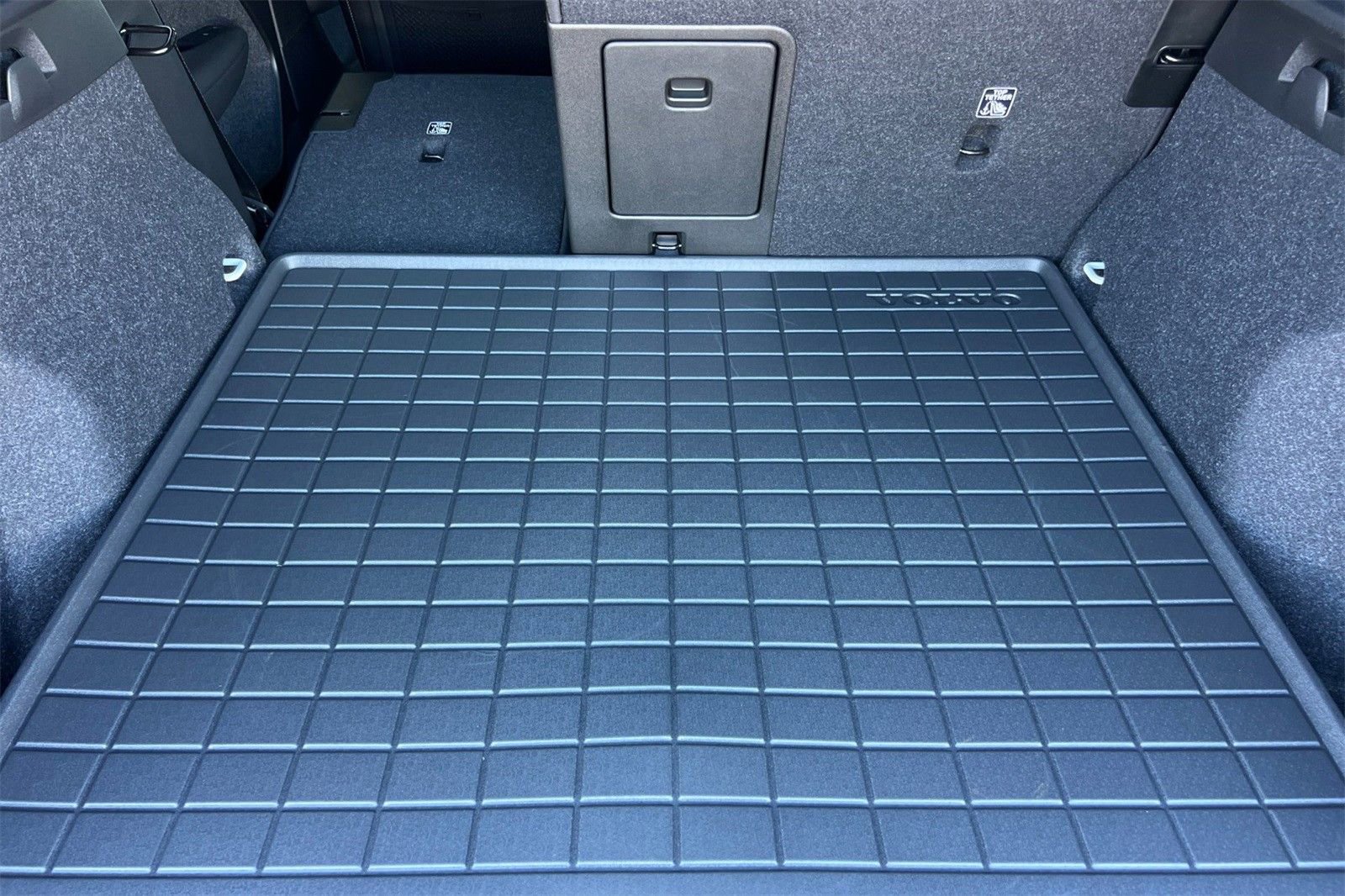 New 2026 Volvo XC40 B5 Ultra w/ Climate Package image 14