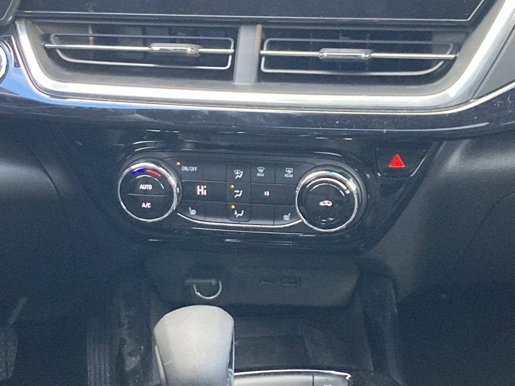 Used 2025 Chevrolet Trax RS w/ Sunroof Package image 19