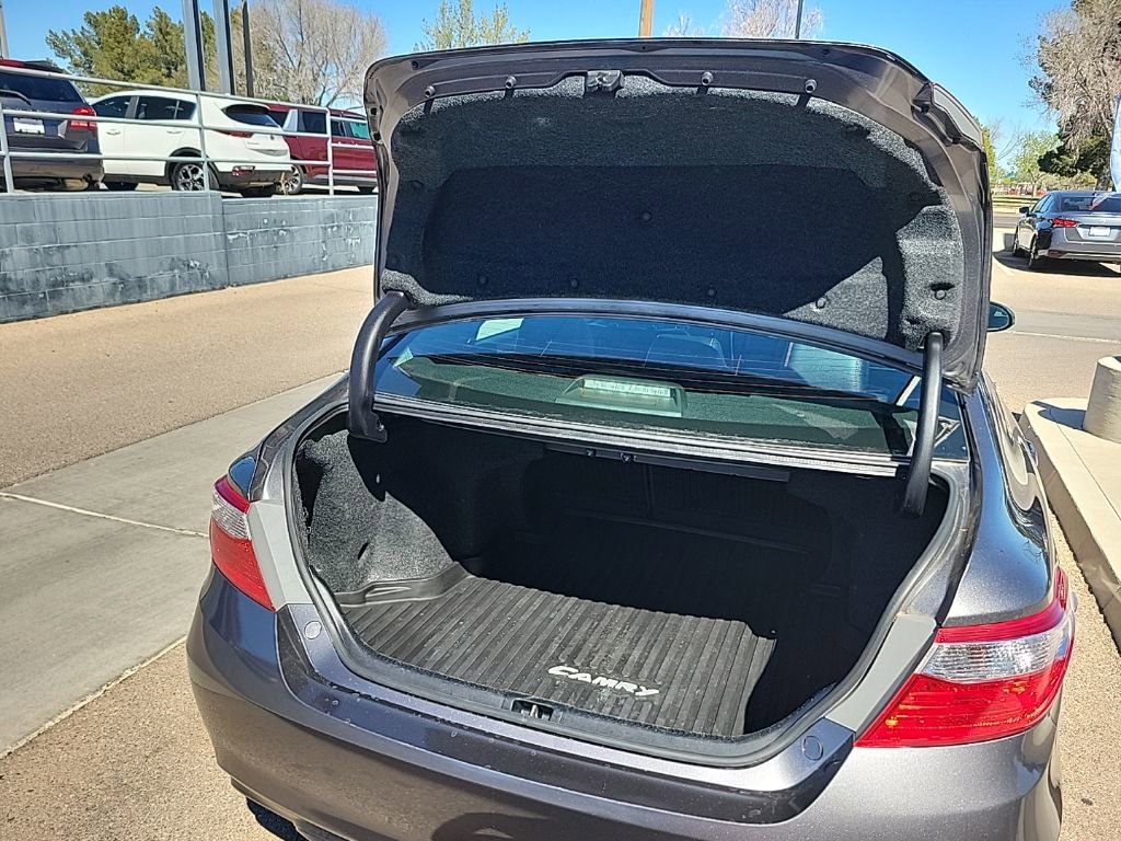 Used 2017 Toyota Camry SE image 14