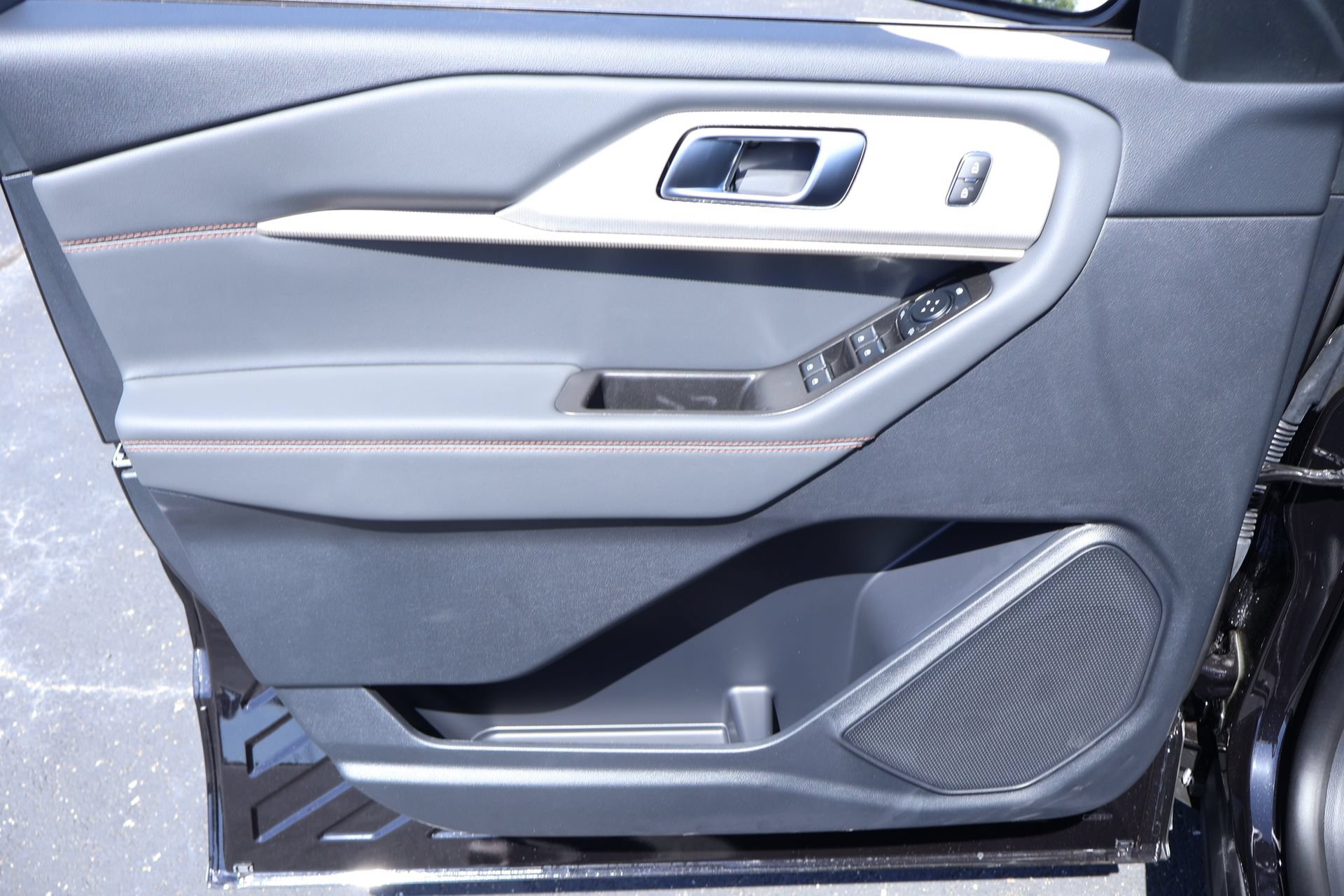 New 2026 Ford Explorer Active RWD image 17