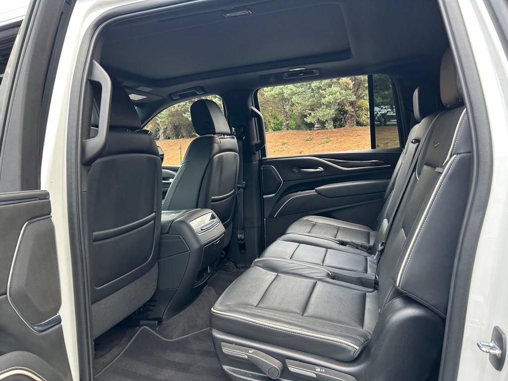 Used 2023 Cadillac Escalade ESV Premium Luxury AWD/4WD image 42