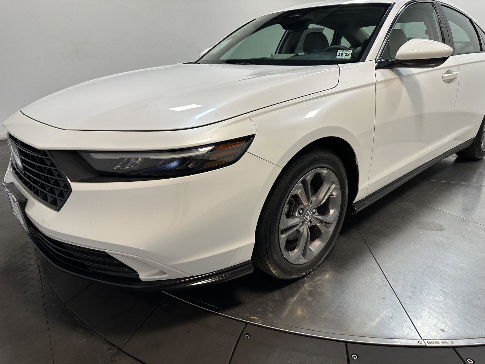 Certified 2023 Honda Accord EX image 7