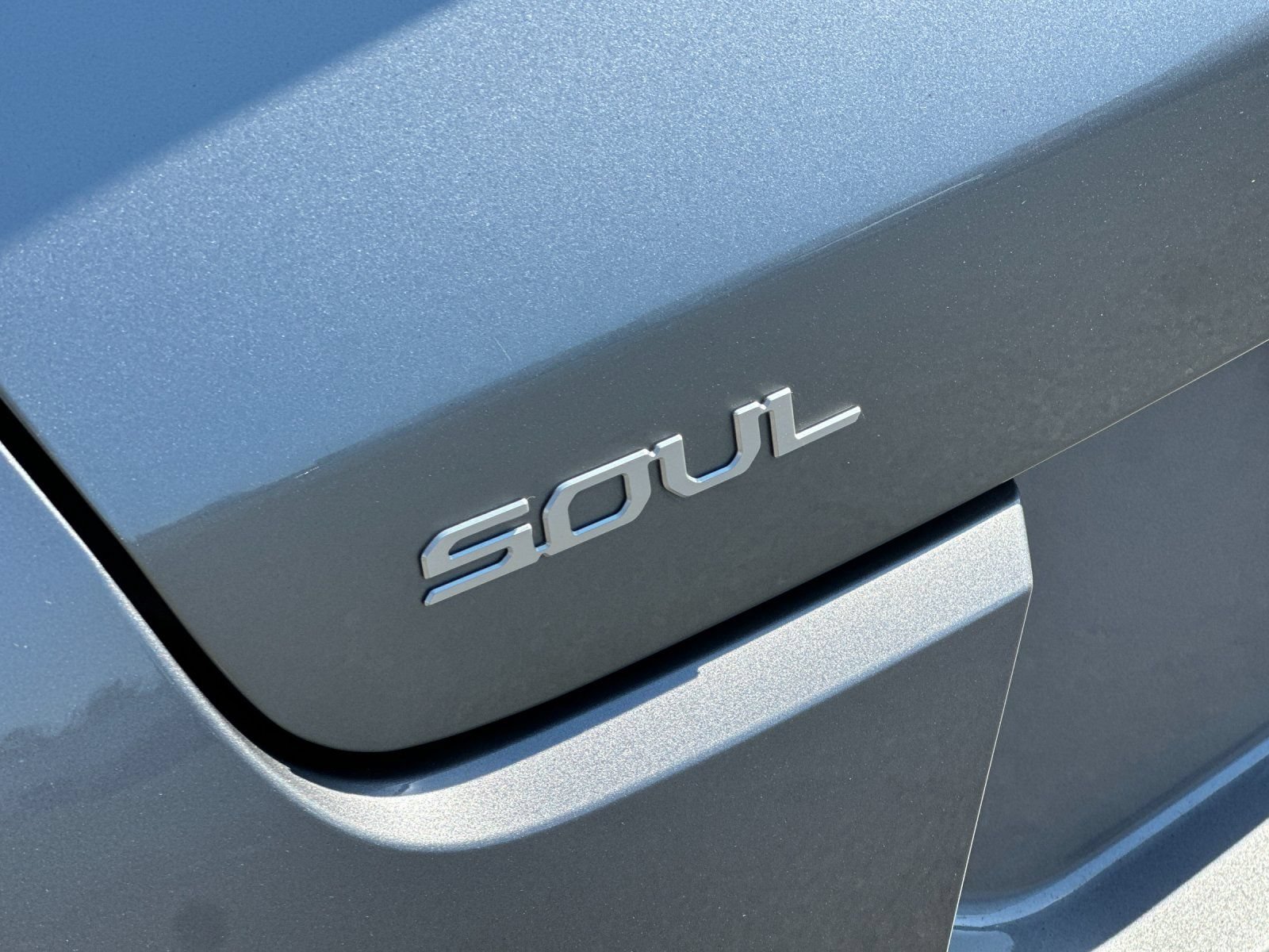 Used 2025 Kia Soul LX w/ LX Technology Package FWD image 25
