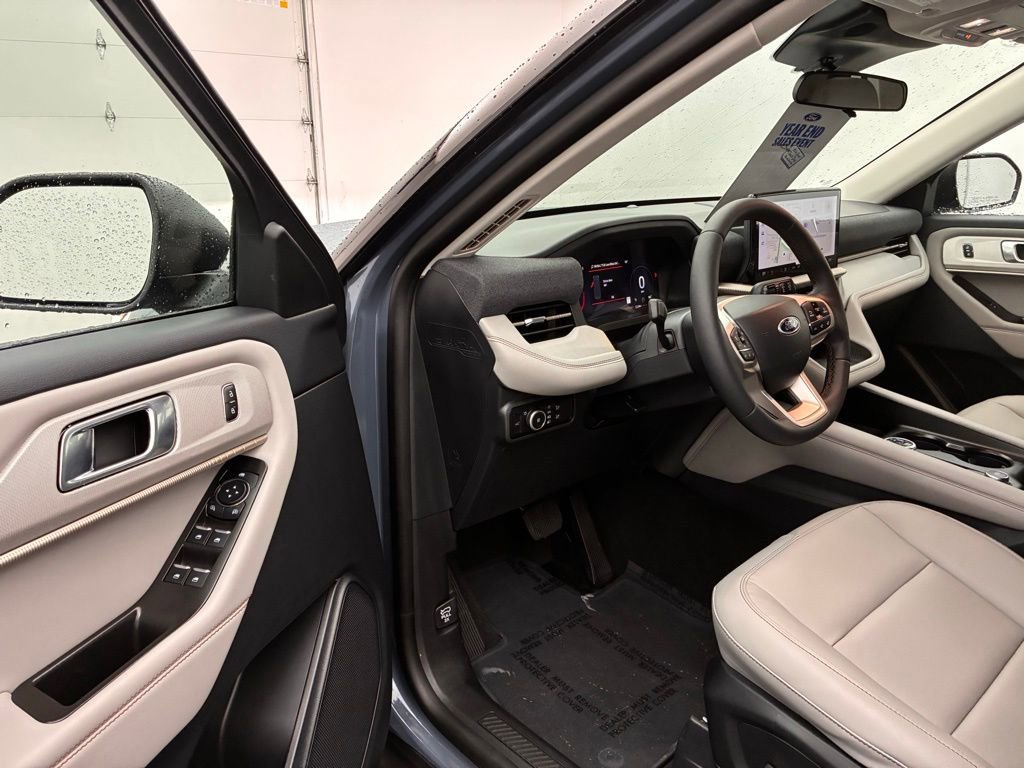 New 2026 Ford Explorer Active w/ Active Comfort Package image 17