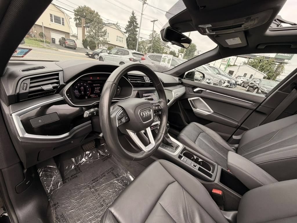 Used 2020 Audi Q3 2.0T Premium w/ Convenience Package AWD/4WD image 16