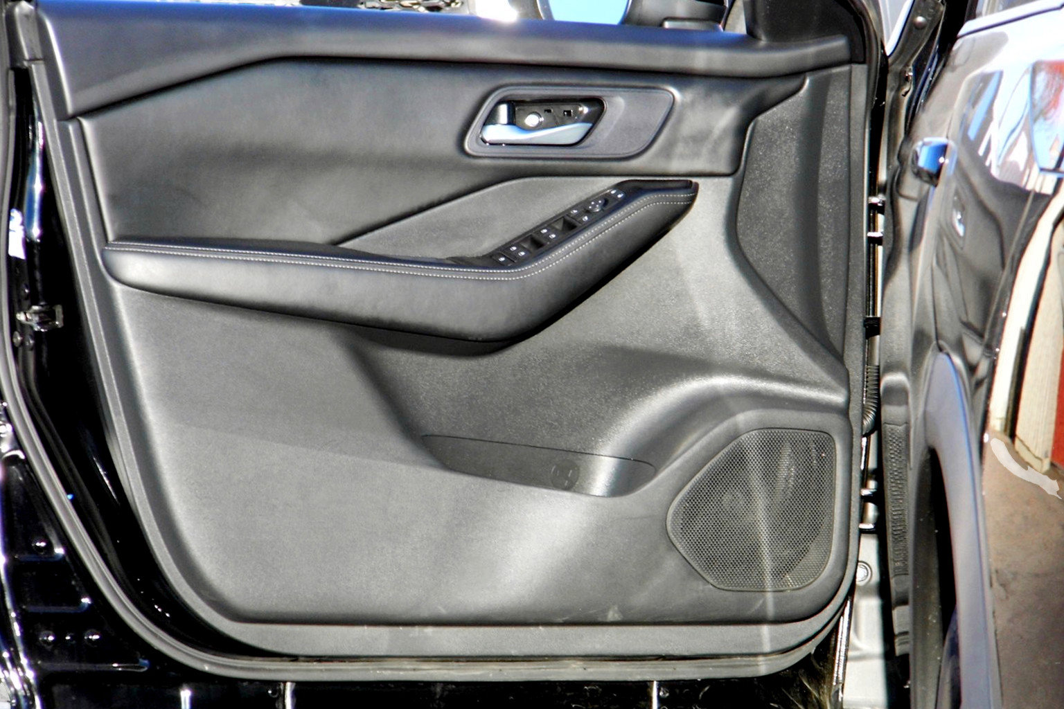 Used 2024 Nissan Rogue SV image 19