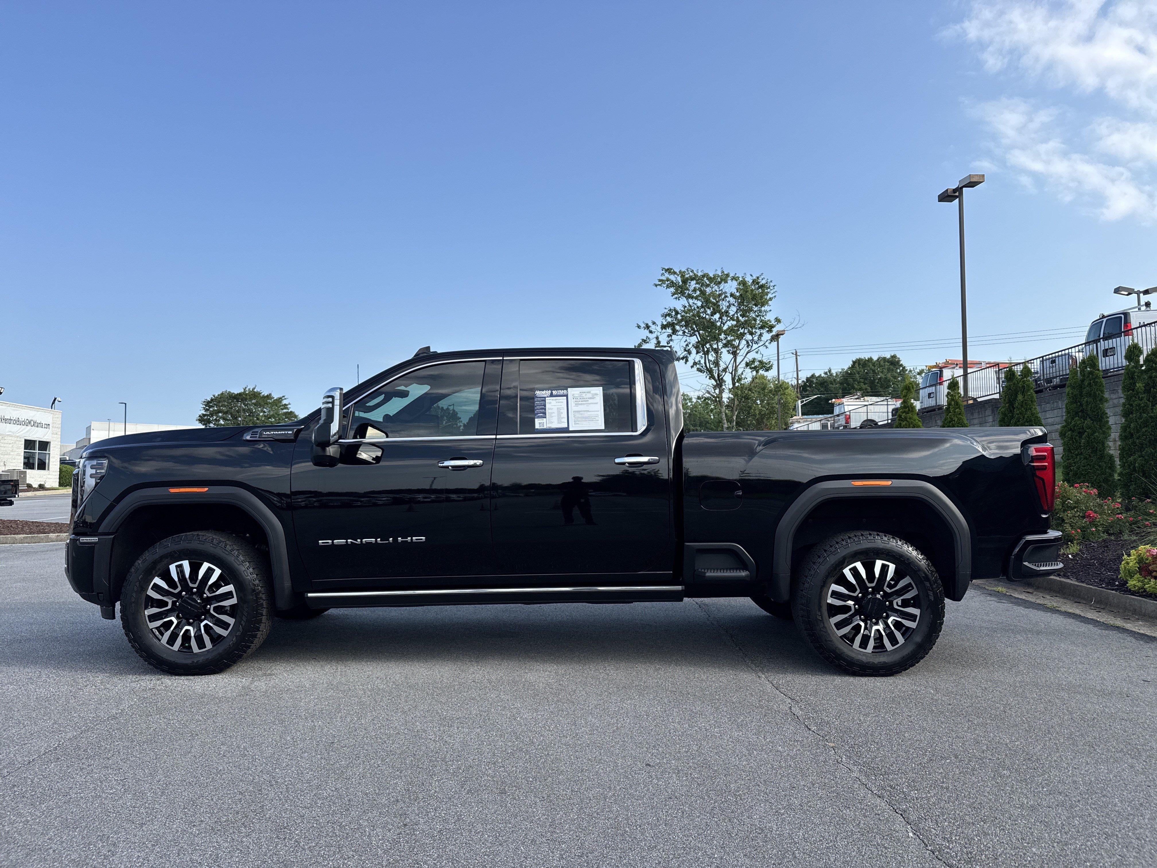 Used 2025 GMC Sierra 2500 Denali Ultimate AWD/4WD image 8