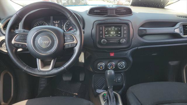 Used 2015 Jeep Renegade Latitude FWD image 9