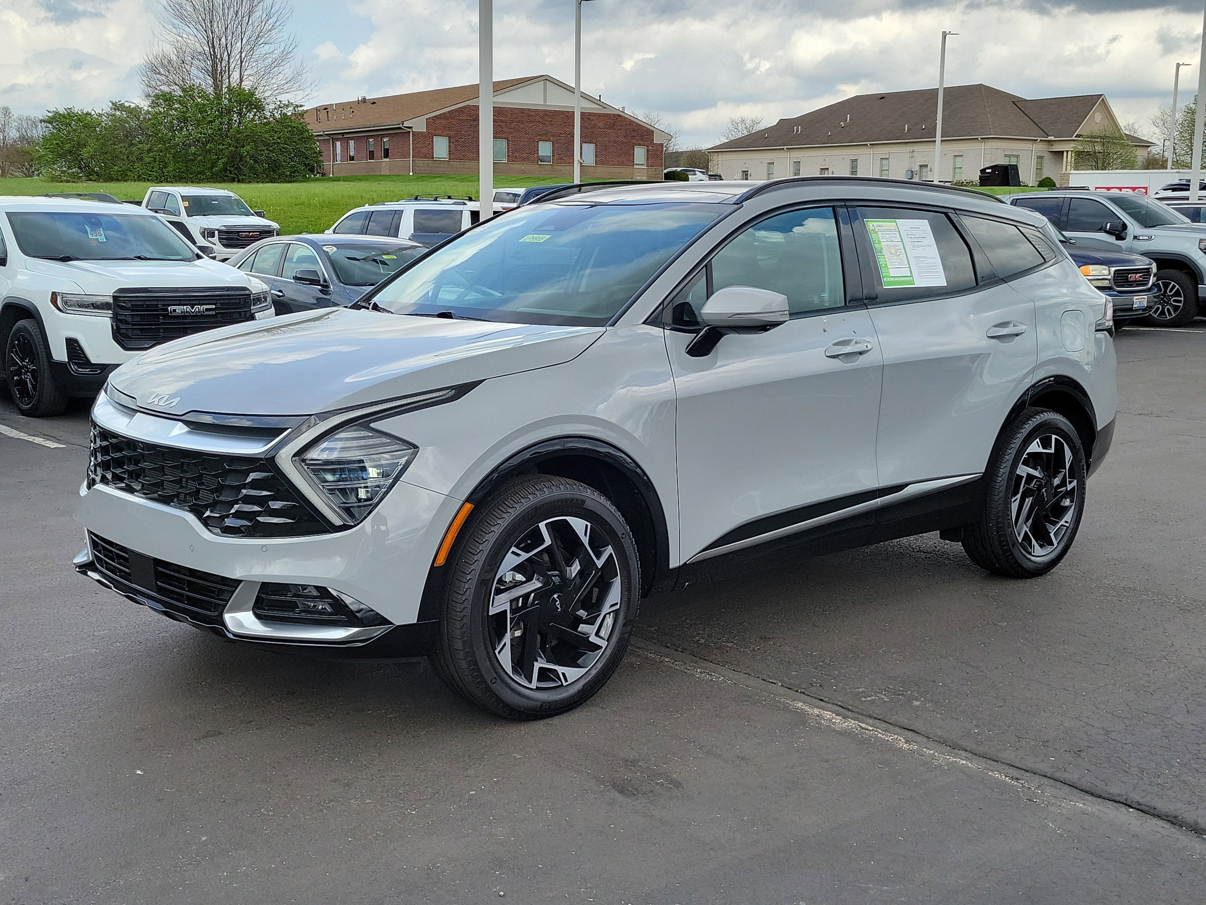 Used 2024 Kia Sportage SX image 2