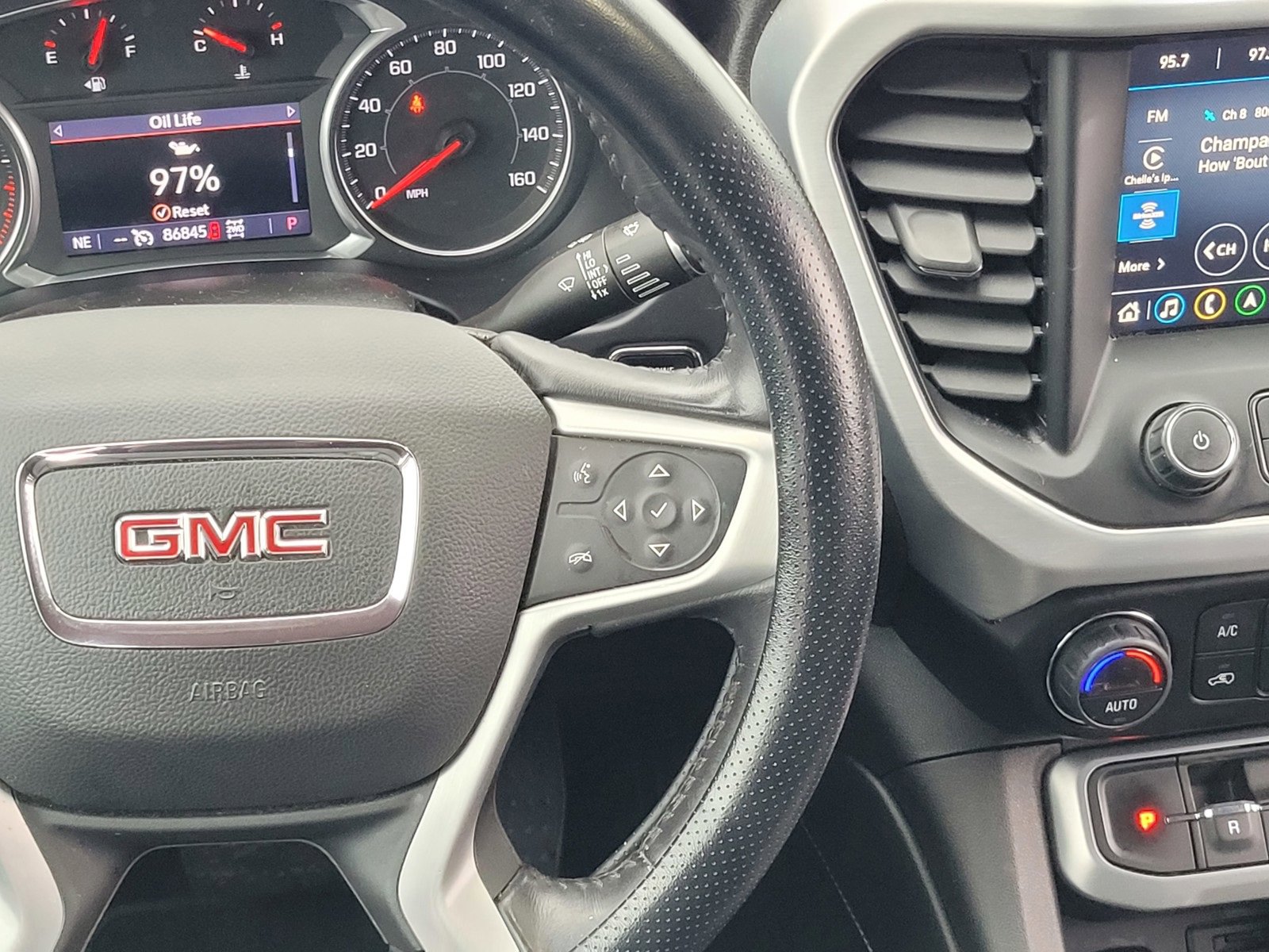 Used 2021 GMC Acadia SLT image 22