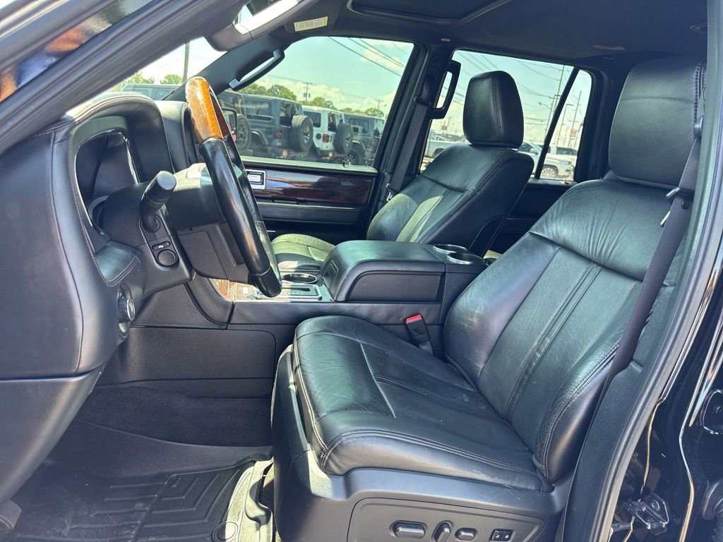 Used 2017 Lincoln Navigator L Reserve AWD/4WD image 37
