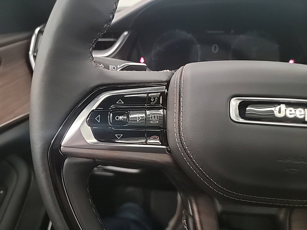 New 2025 Jeep Grand Cherokee L Summit image 14