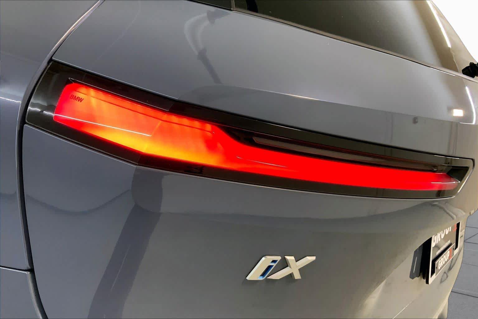 Used 2024 BMW iX xDrive50 w/ Sport Package AWD/4WD image 28