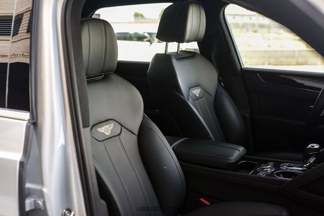 Used 2021 Bentley Bentayga AWD/4WD image 27