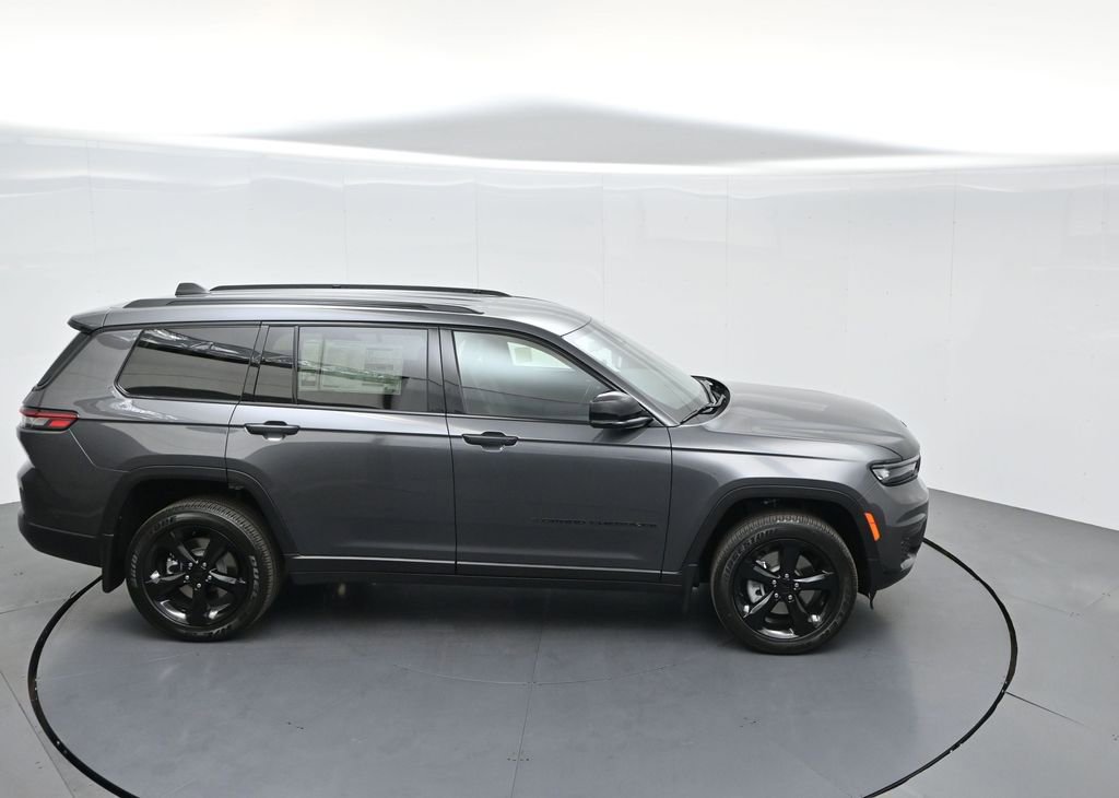 New 2025 Jeep Grand Cherokee L Laredo image 57