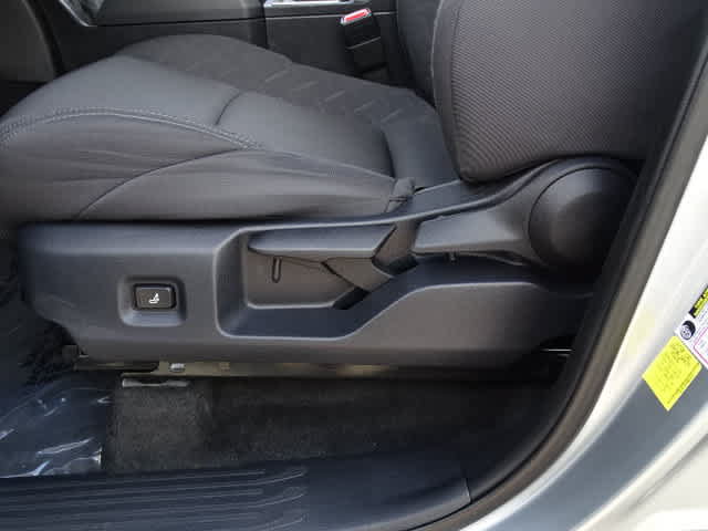 Certified 2024 Toyota Tacoma SR5 AWD/4WD image 18