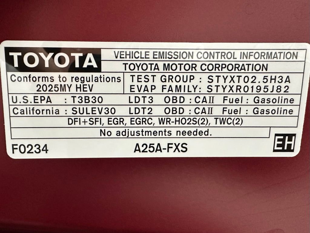 Used 2025 Toyota Sienna LE image 71